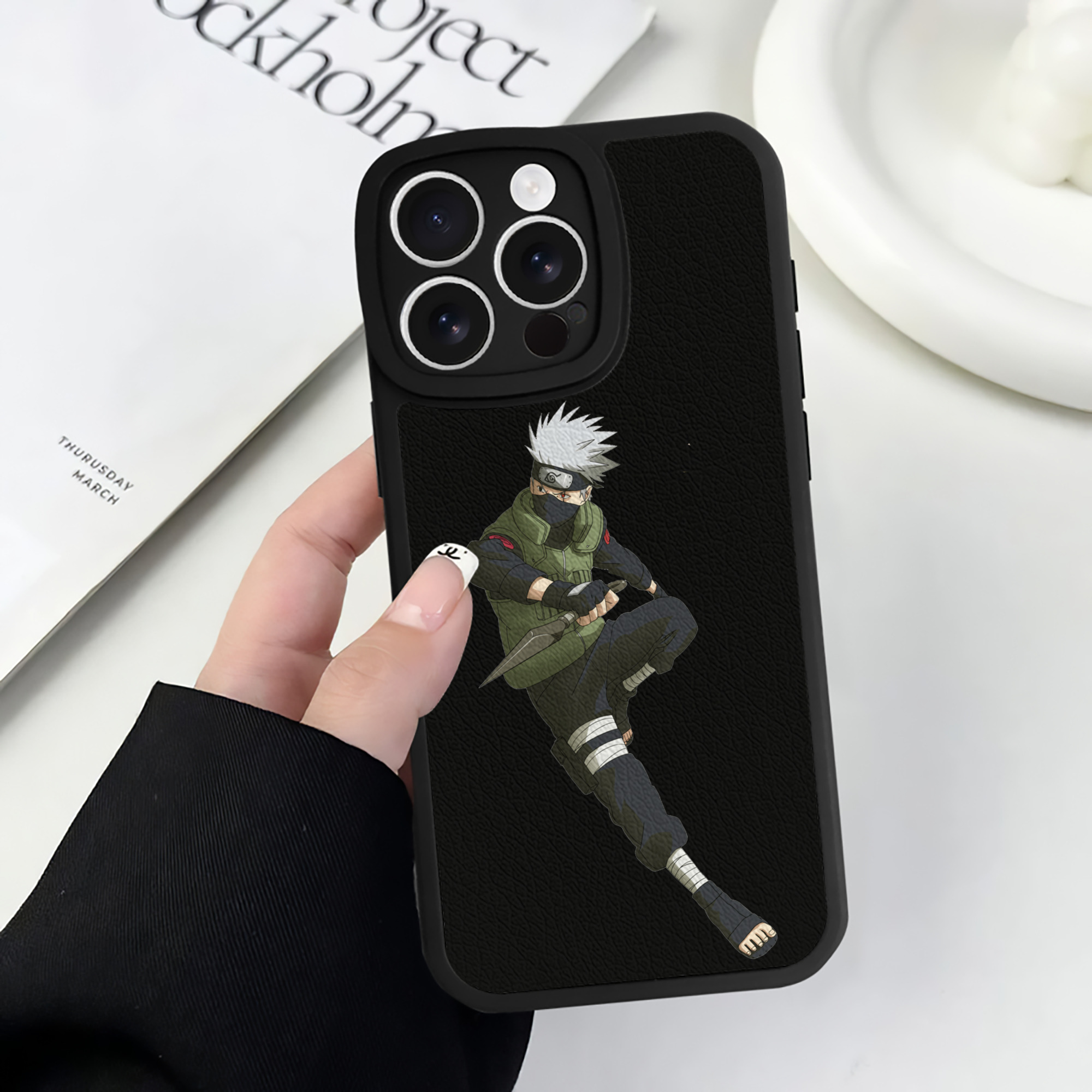 （画像用） NARUTO -ナルト- はたけ カカシ Hatake Kakashi 【iPhone 16シリーズ対応】シリコンスマホケース（レザー調） 材質：シリコン